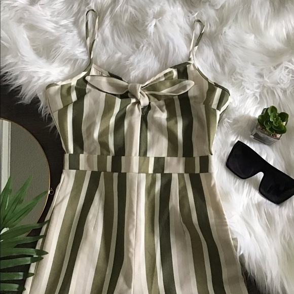 ✨NWT✨ Romeo & Juliet Couture Jumpsuit ✨ - Picture 2 of 5